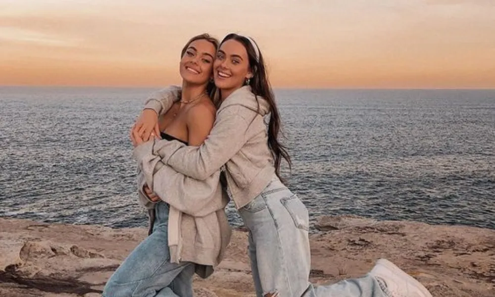 Best friends ocean sunset portrait for Funny Names for Your Best Friend. 